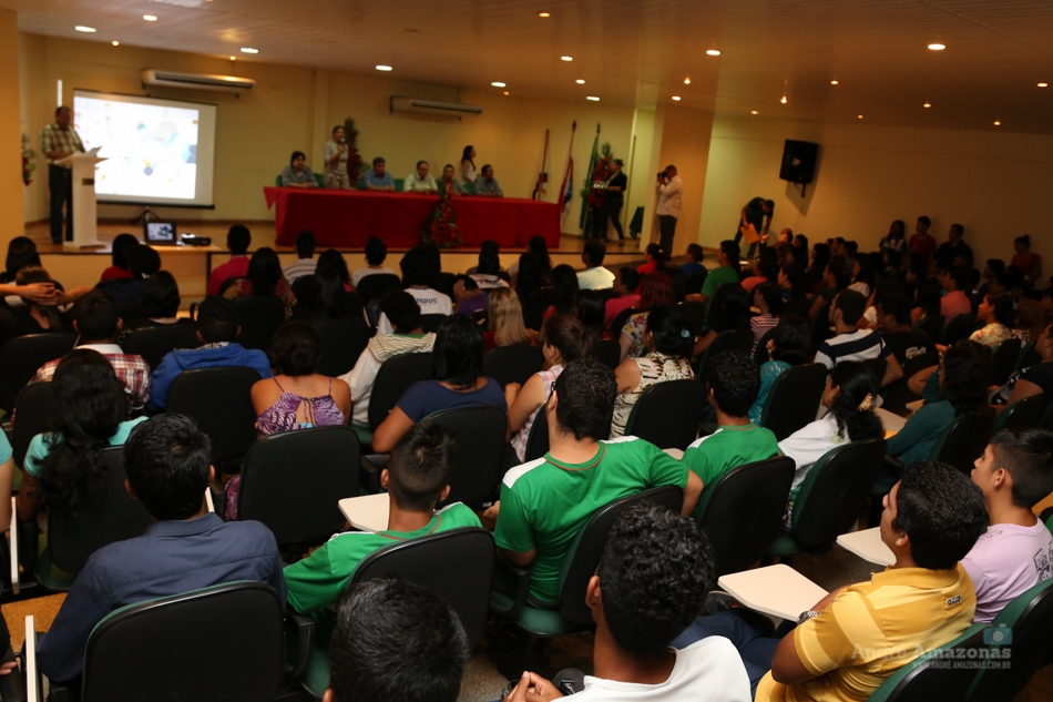 Mais de 200 alunos aprovados nas provas realizadas pelo Instituto Evaudo Lodi (IEL), receberam as boas vindas