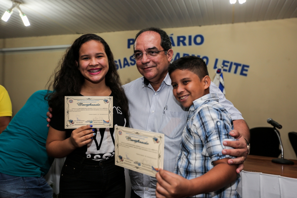 Alunos da rede municipal de ensino de Presidente Figueiredo participam do prêmio "Aluno Nota 10"