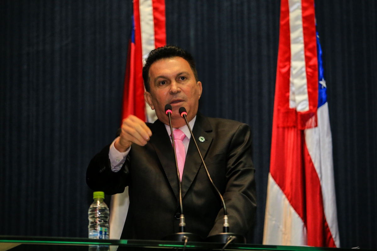 Deputado Sabá Reis parabeniza novo desembargador do TJ-AM e esclarece dúvidas sobre cancelamento de convênio a Casa da Criança.