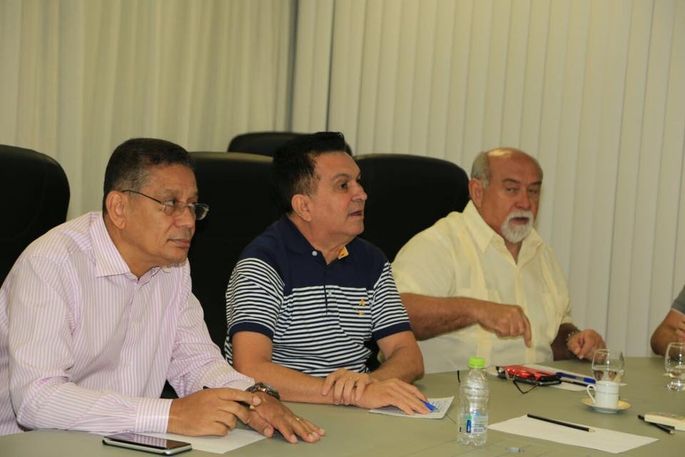Mesa Diretora da Aleam se reúne para tomar decisões coletivas