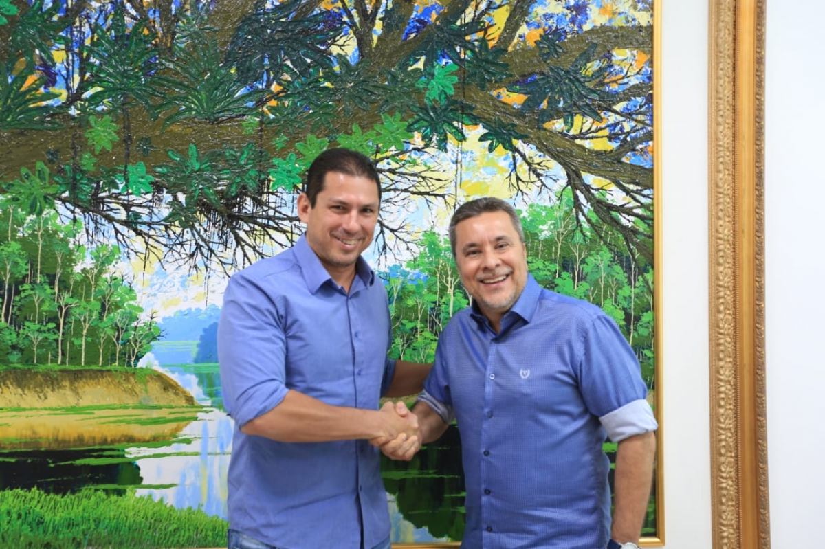 DEPUTADO FEDERAL ELEITO, MARCELO RAMOS FIRMA COMPROMISSO PELA DEFESA DA UEA AUTÔNOMA E TRANSPARENTE