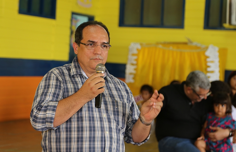 Alunos do Projeto Municipal Caminho da Cidadania recebem fardamento