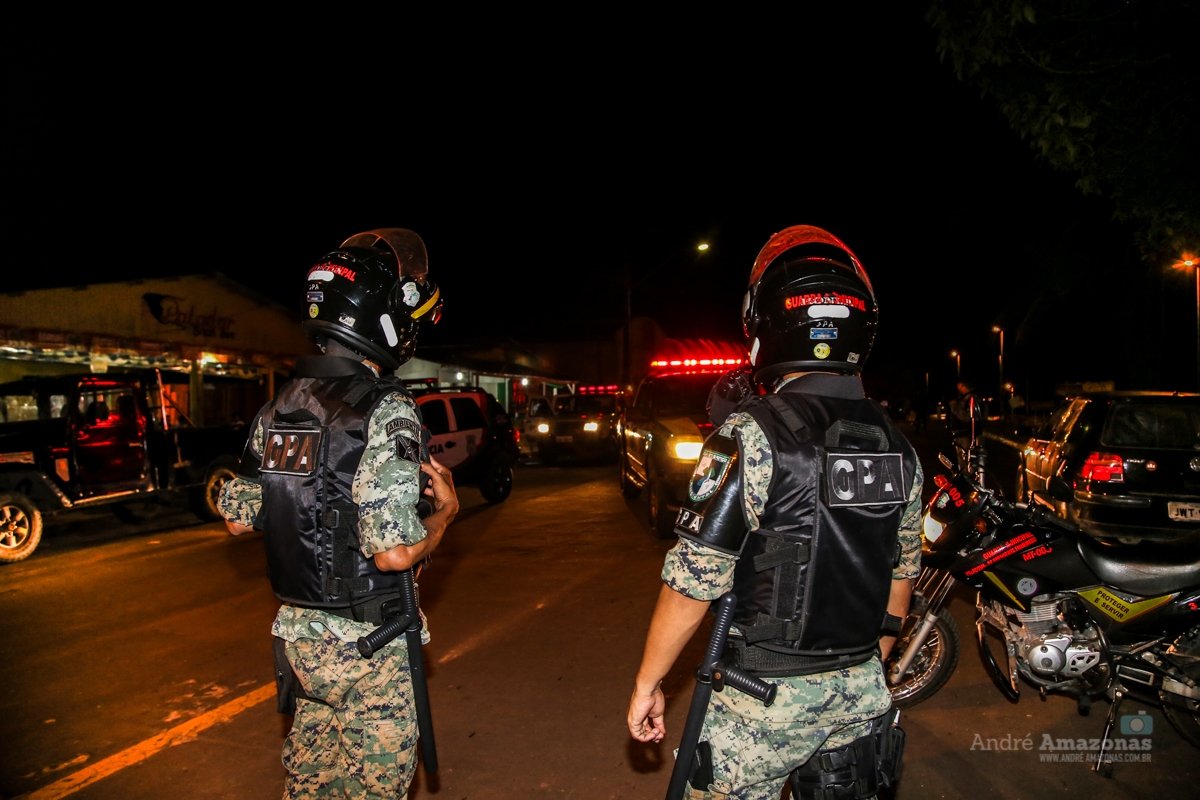 FORÇA CONJUNTA FAZ OPERAÇÃO EM ESTABELECIMENTOS NA MADRUGADA DE PRESIDENTE FIGUEIREDO