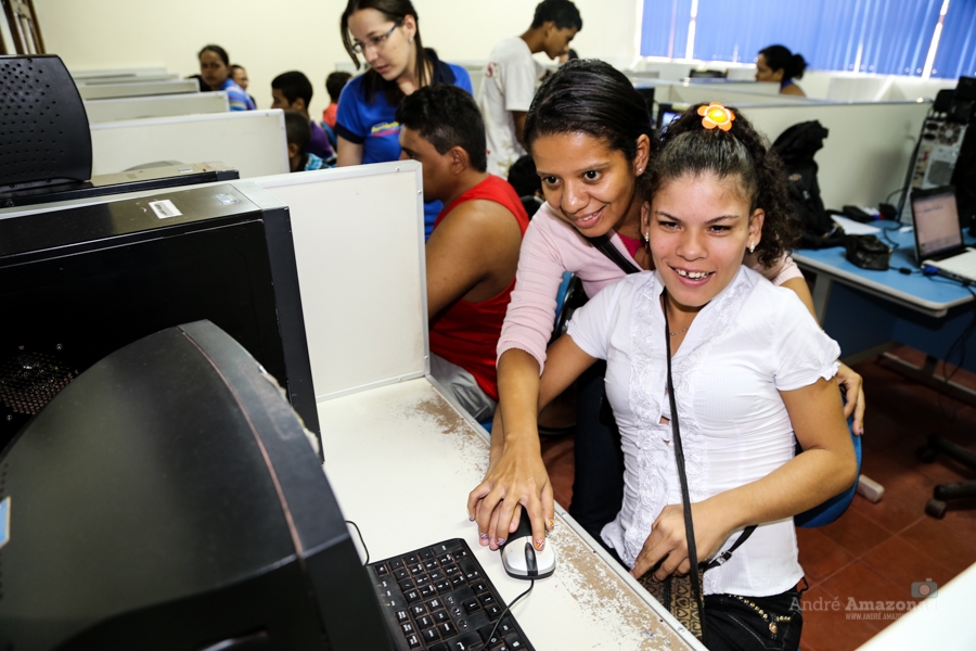 I oficina de informática para as pessoas com deficiência.