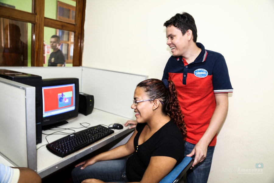 I oficina de informática para as pessoas com deficiência.
